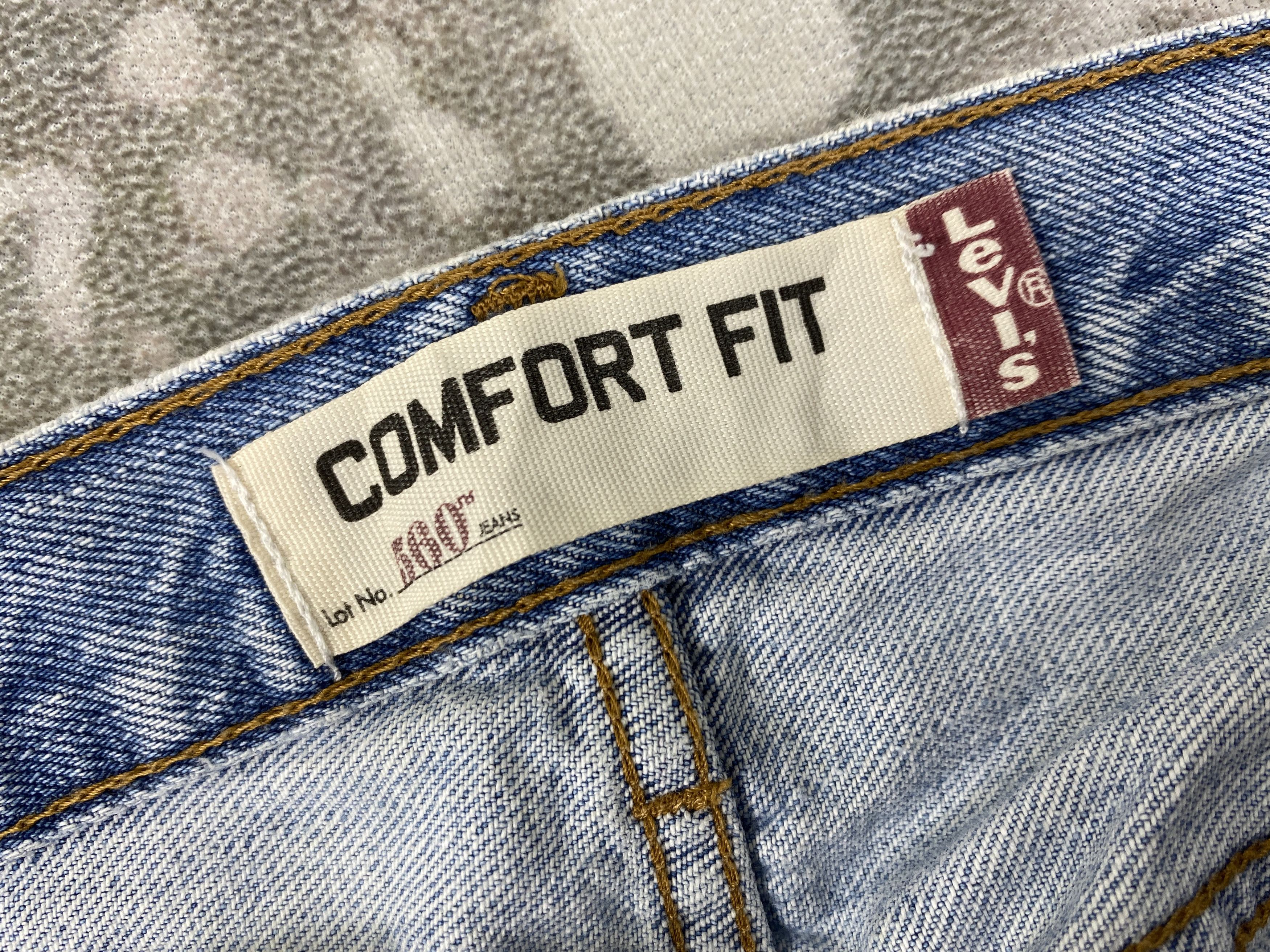 Levi's Light Wash Vintage Levi's 560 Jeans 39x29 Denim -JN842 Size US 39 - 9 Thumbnail