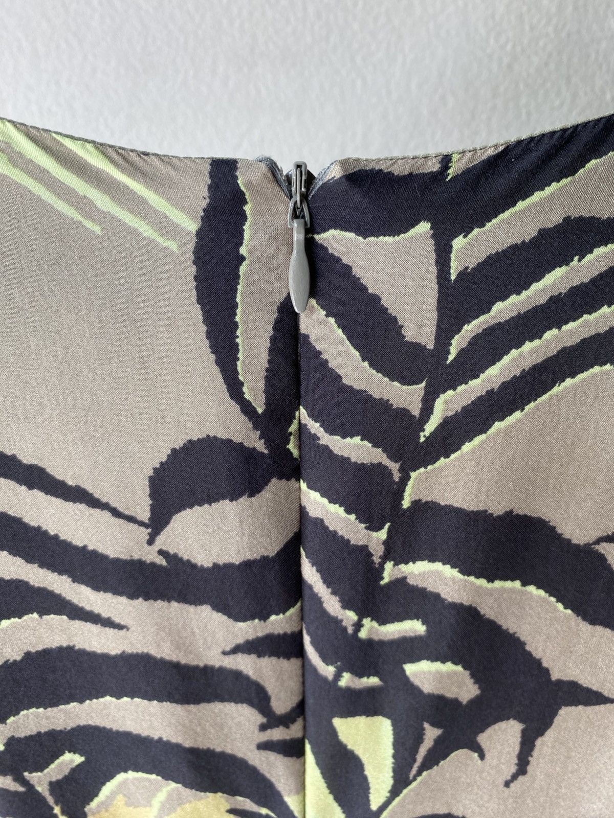Max Mara Maxmara Green Tiger Printed dress. Size S / US 4 / IT 40 - 11 Thumbnail