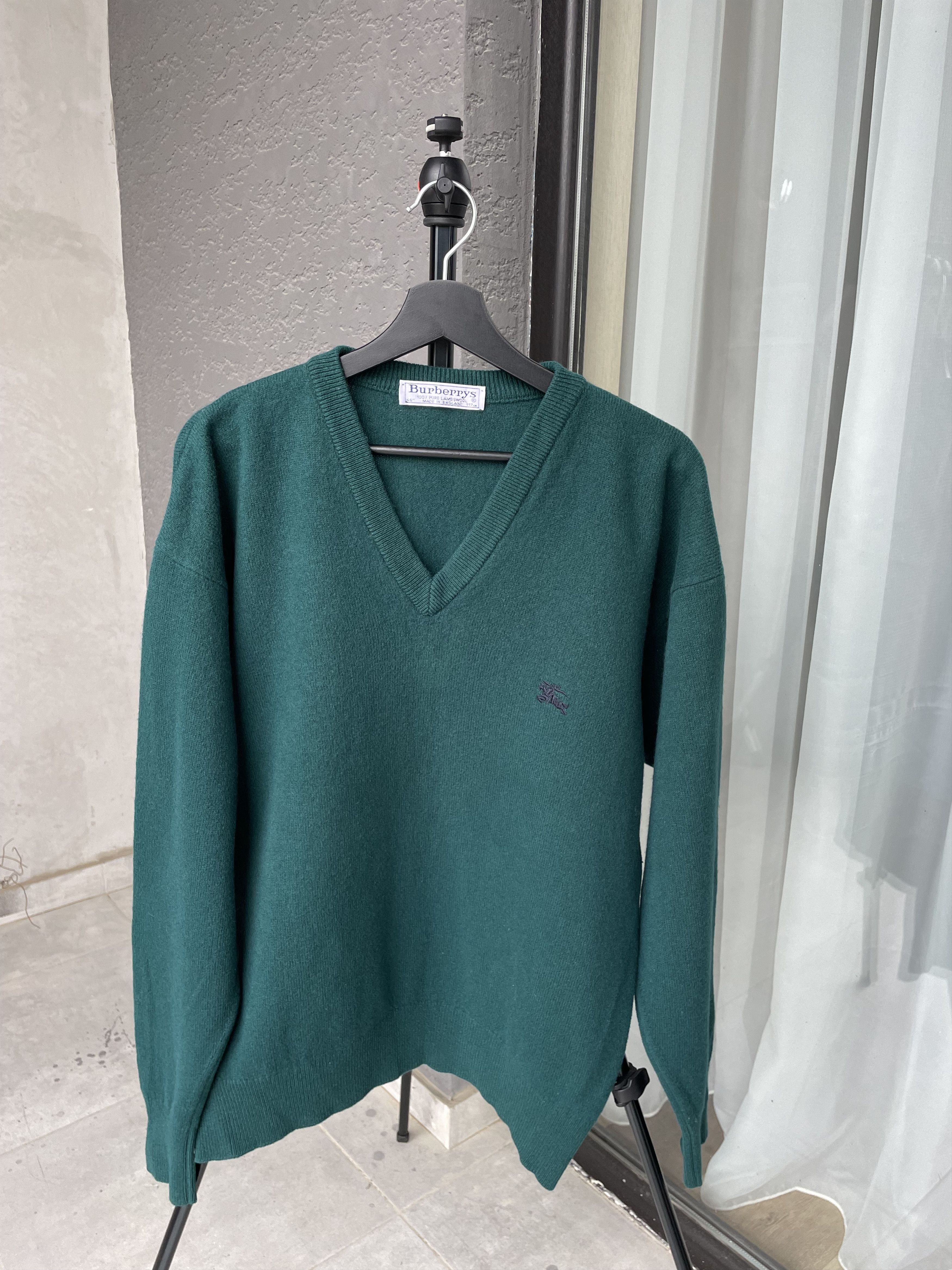 Burberry × Vintage Burberrys Sweater Knit Wool Jumper V-Neck Pullover Vintage Size US M / EU 48-50 / 2 - 2 Thumbnail