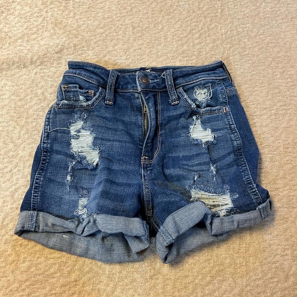 Designer Hollister distressed curvy high rise shirt 00 w23 Size 24" / US 00 / IT 34 - 1 Thumbnail
