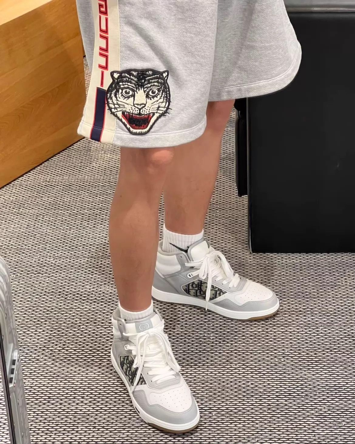 Dior Dior Oblique Gray & White High-Top Sneakers 40 Size US 7 / EU 40 - 7 Thumbnail