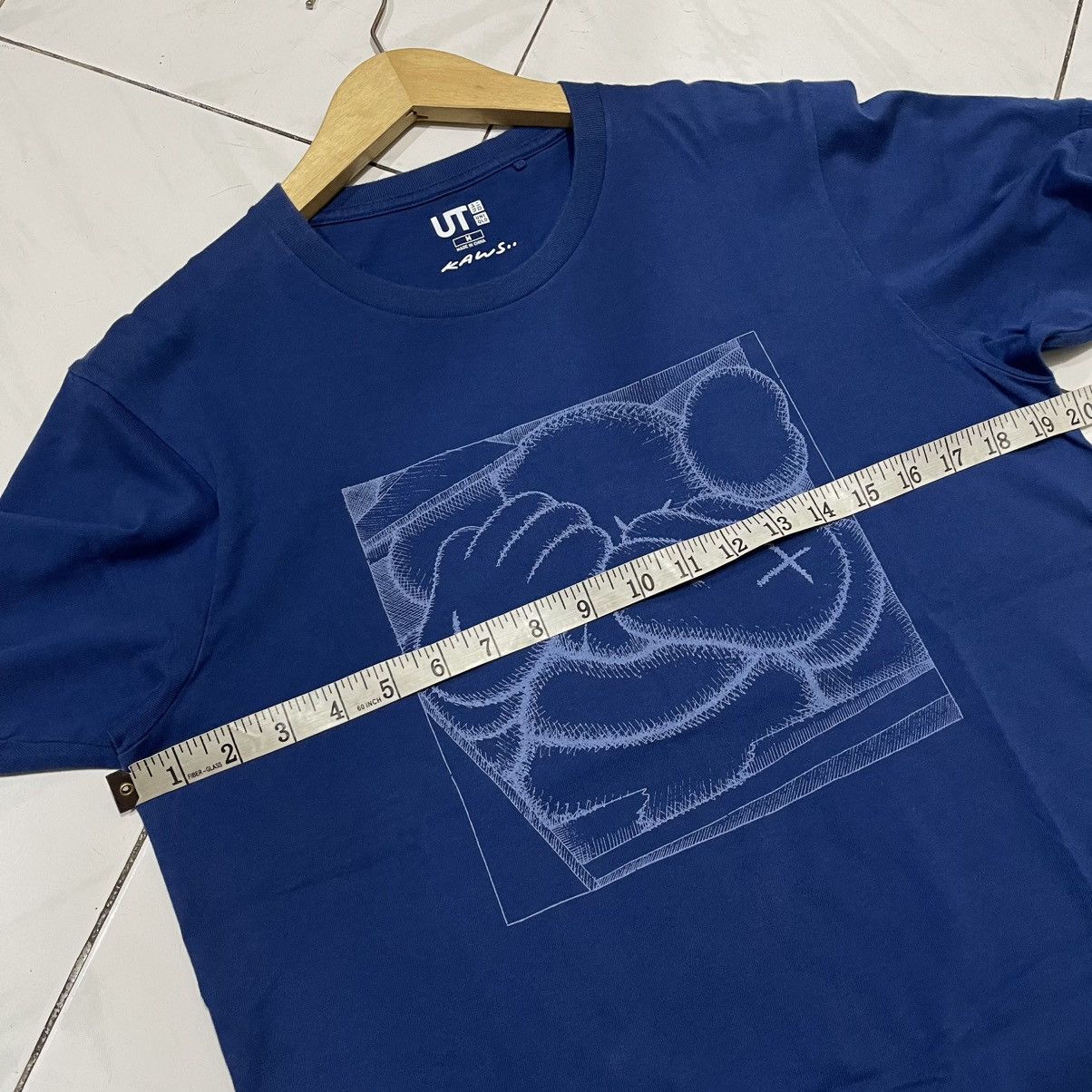 Kaws × Uniqlo Rare vintage Kaws uniqlo tee Size US M / EU 48-50 / 2 - 11 Thumbnail