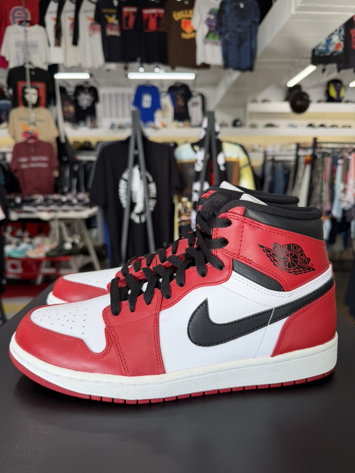 Jordan Brand Air Jordan 1 Chicago Size 9 (2013) Size US 9 / EU 42 - 7 Thumbnail