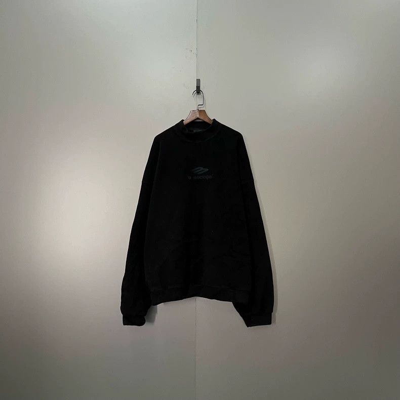 Balenciaga Balenciaga Black Embroidered Logo Sweatshirt Size US M / EU 48-50 / 2 - 1 Thumbnail
