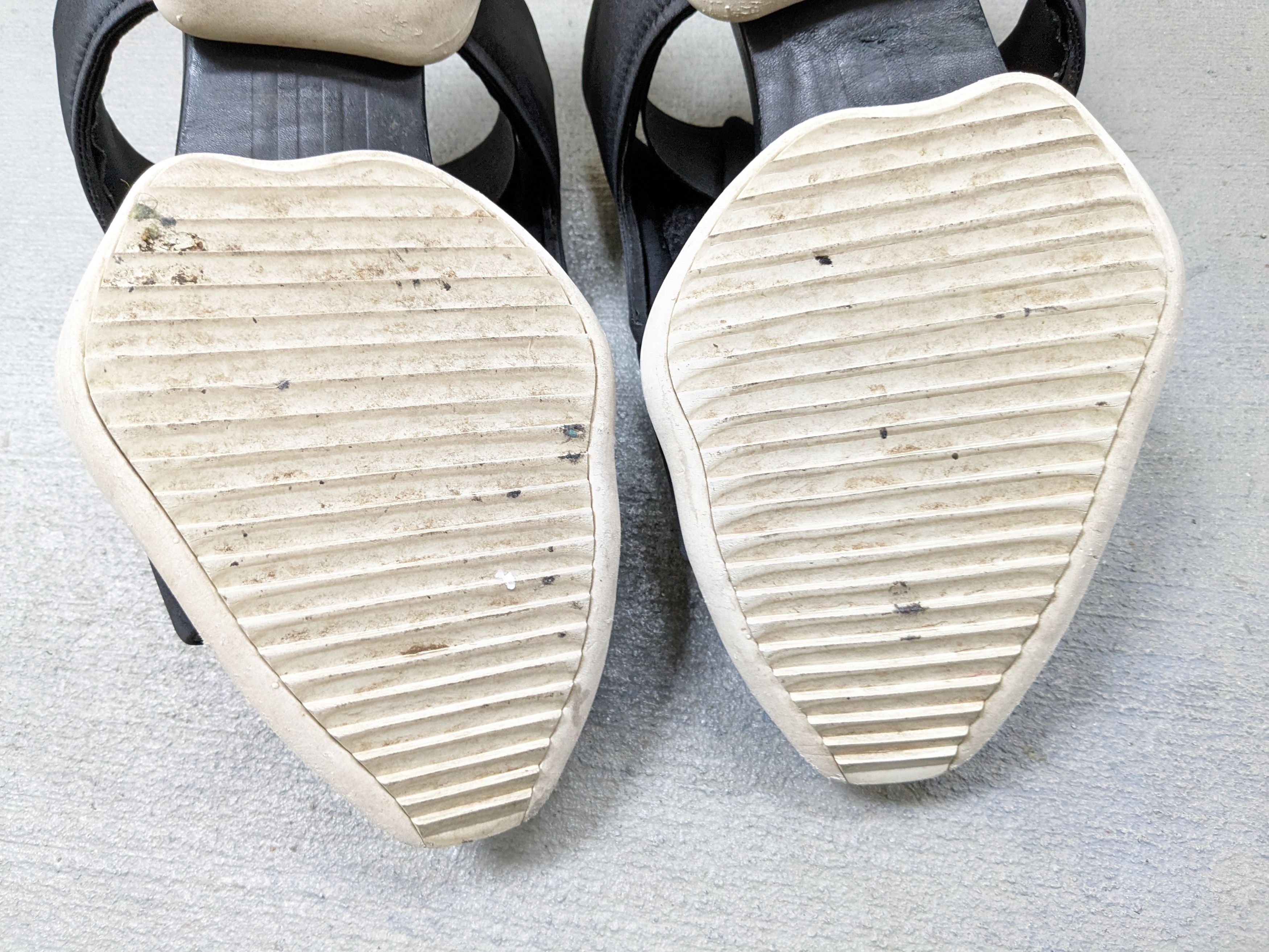 Adidas × Rick Owens Rick Owens x Adidas Clog Sandals 10 Black White AQ2822 Size US 10 / EU 43 - 17 Thumbnail