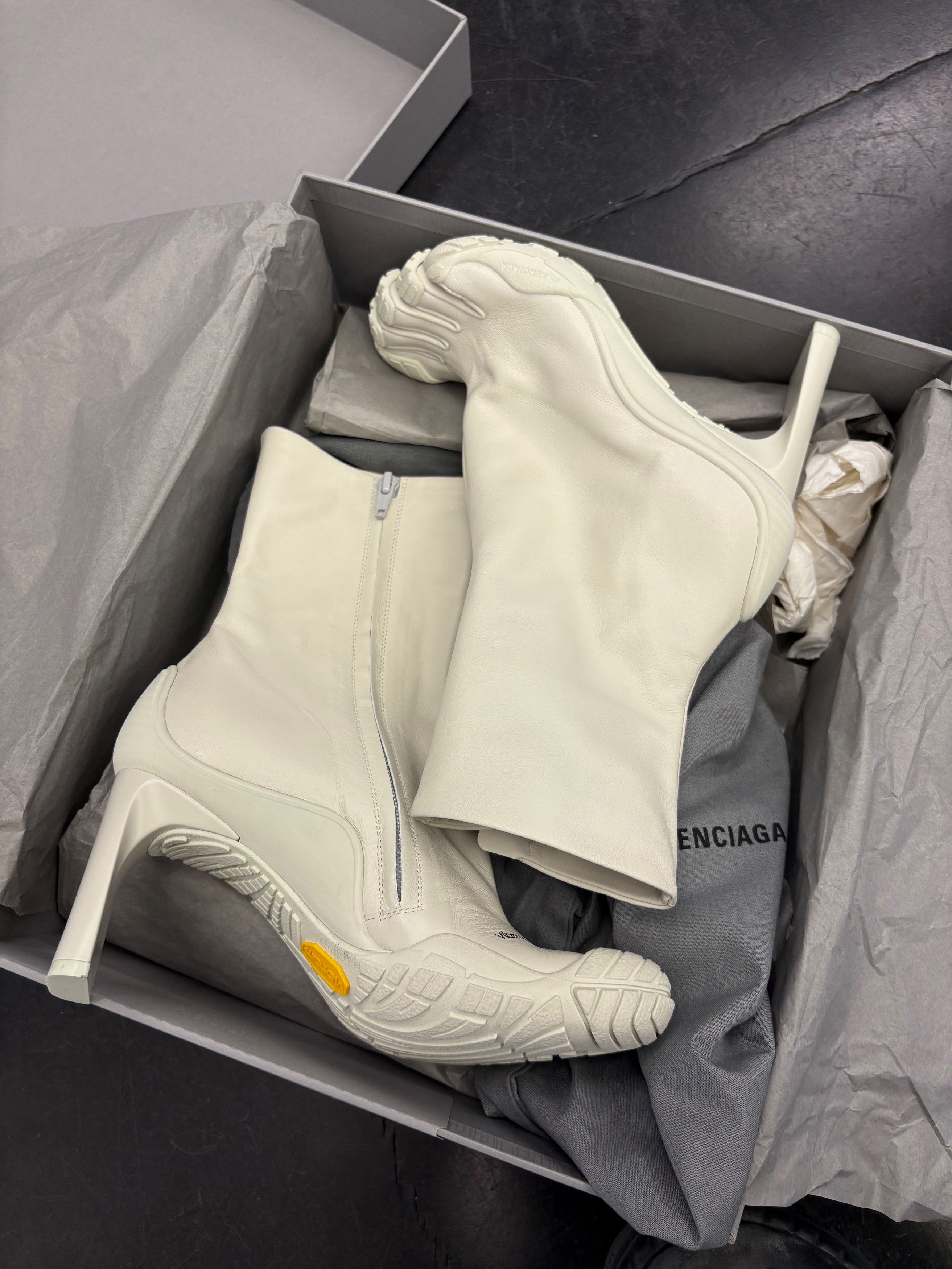 Balenciaga Balenciaga Vibram Five Fingers white boots Size US 6 / IT 36 - 8 Thumbnail
