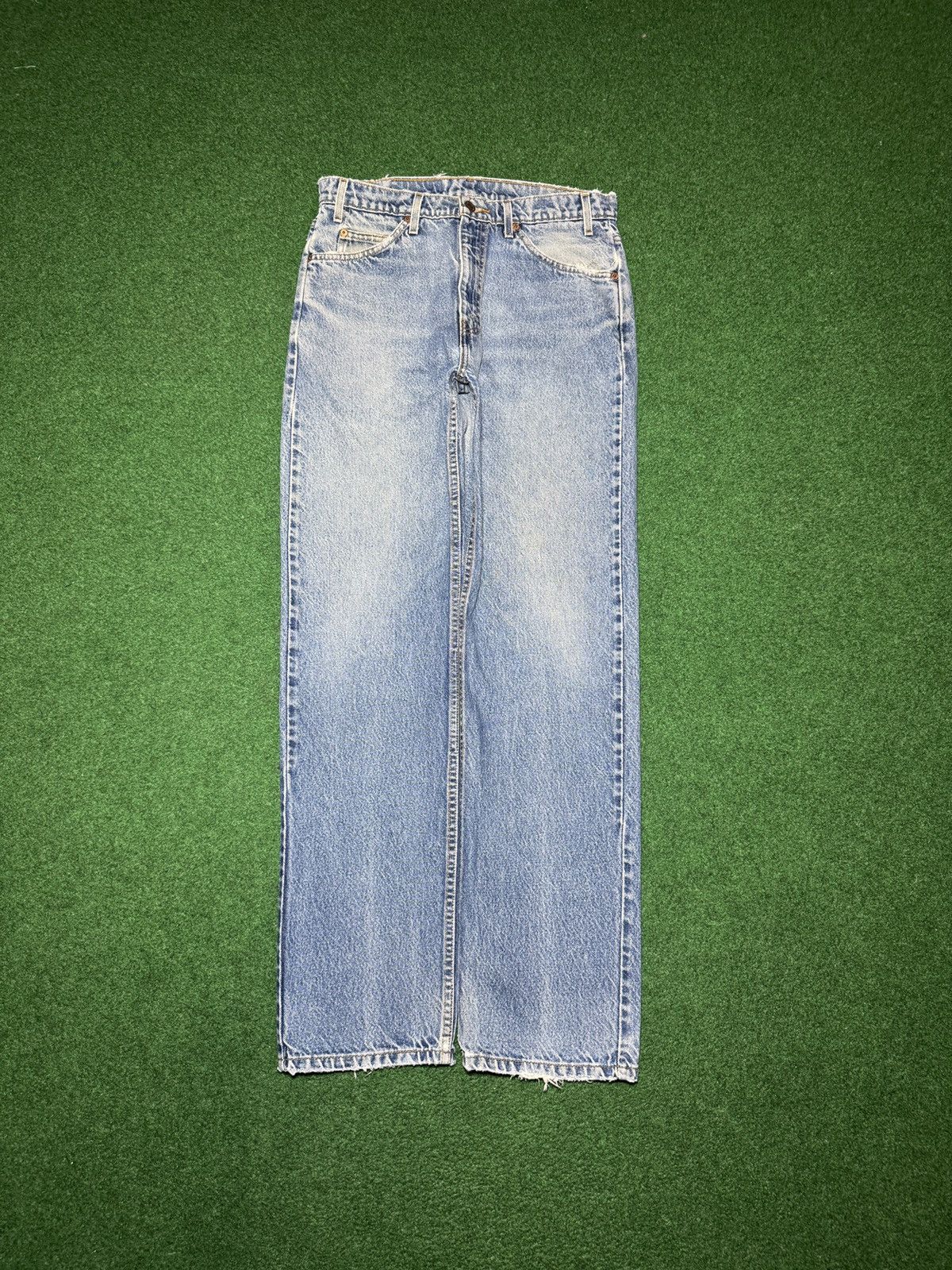 Levi's Vintage Clothing Vintage 90s Levi’s 505 Light Wash Distressed 32x34 Jeans Size US 32 / EU 48 - 4 Thumbnail