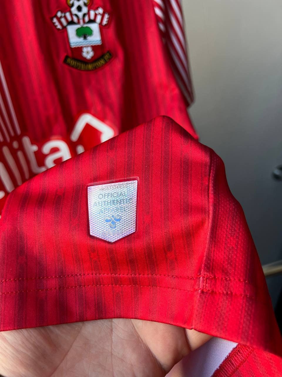 Hummel 2023/24 SOUTHAMPTON FC HOME SOCCER JERSEY FOOTBALL SHIRT L Size US L / EU 52-54 / 3 - 6 Thumbnail