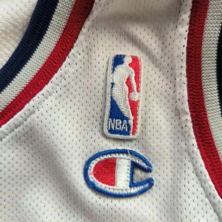 Champion New Jersey Nets Vince Carter Champion EU home NBA jersey M Size US M / EU 48-50 / 2 - 6 Thumbnail