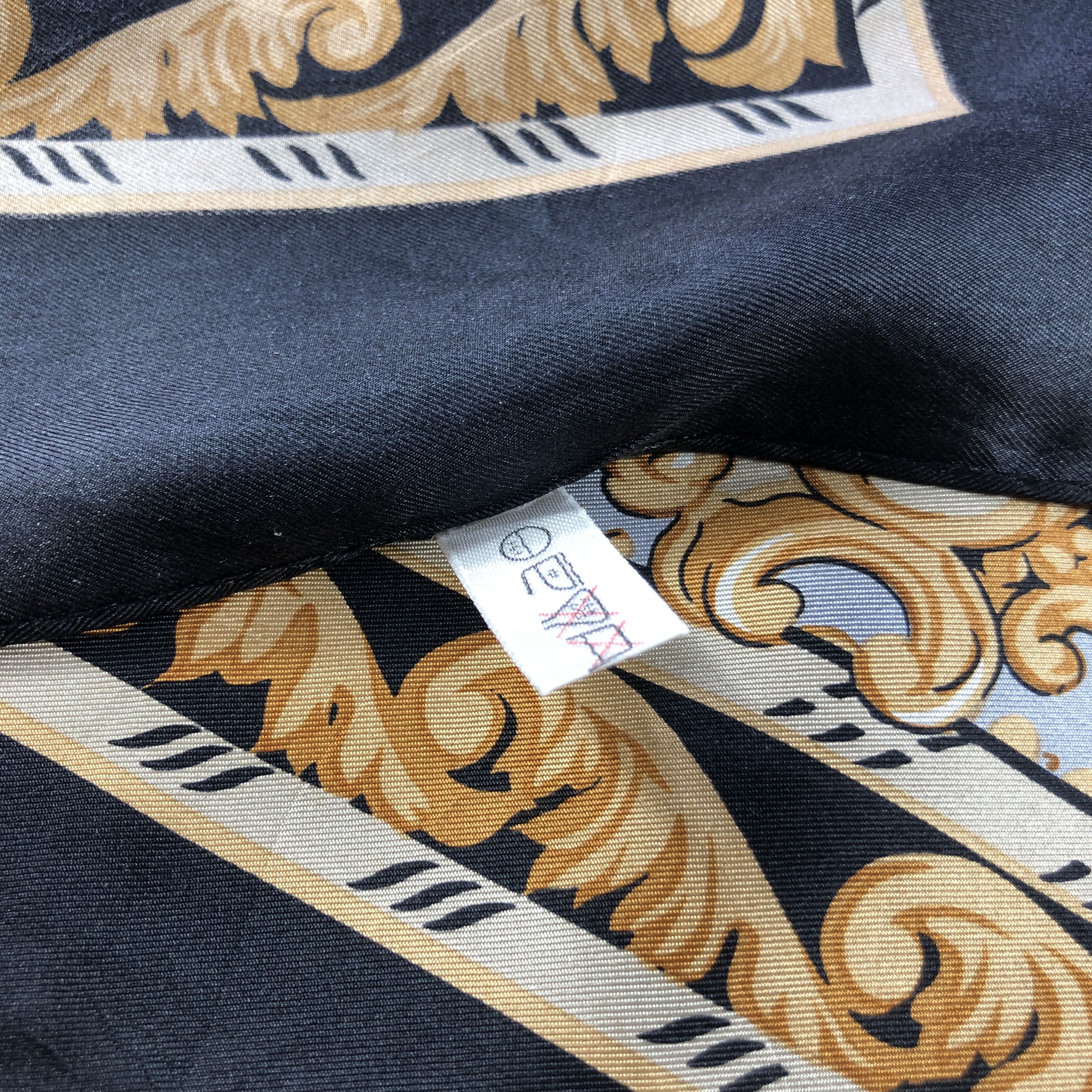 Japanese Brand Vintage Luxury Baroque Design Silk Scarf M1208 Size ONE SIZE - 5 Thumbnail