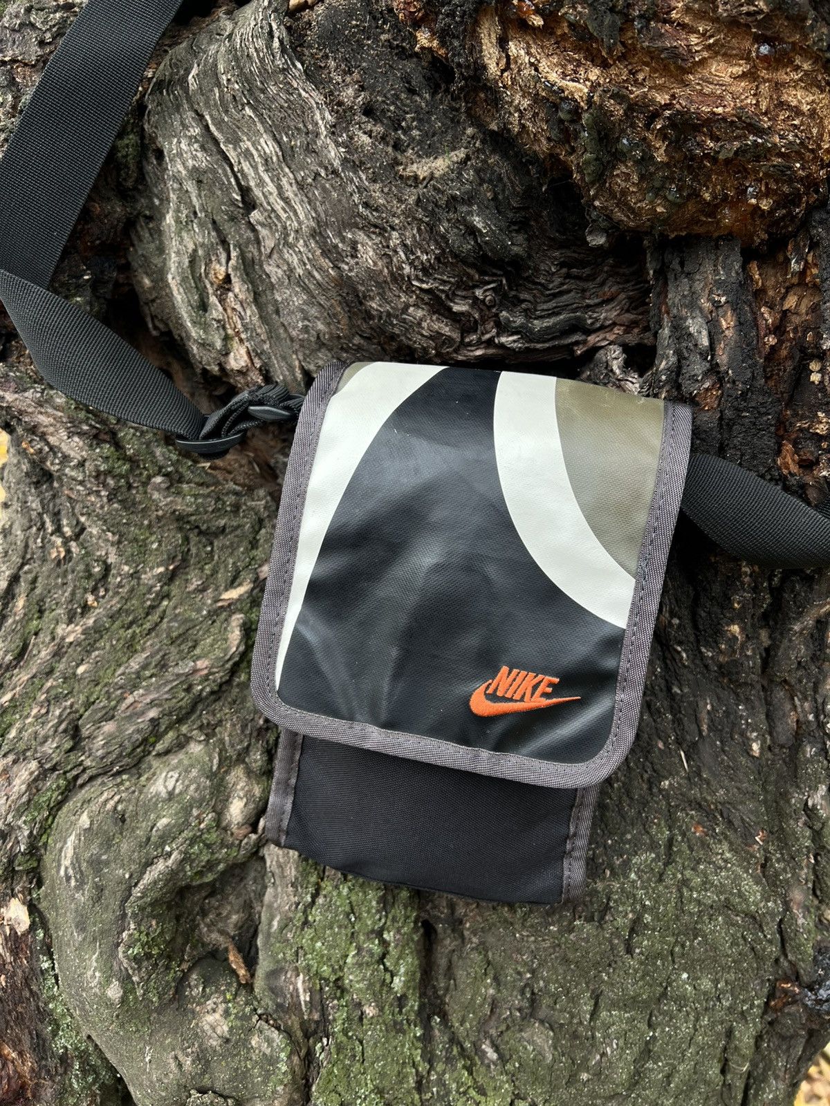 Nike VINTAGE NIKE MINI BAG NYLON RETRO DRILL SWOOSH Y2K 90s SK8 Size ONE SIZE - 2 Thumbnail