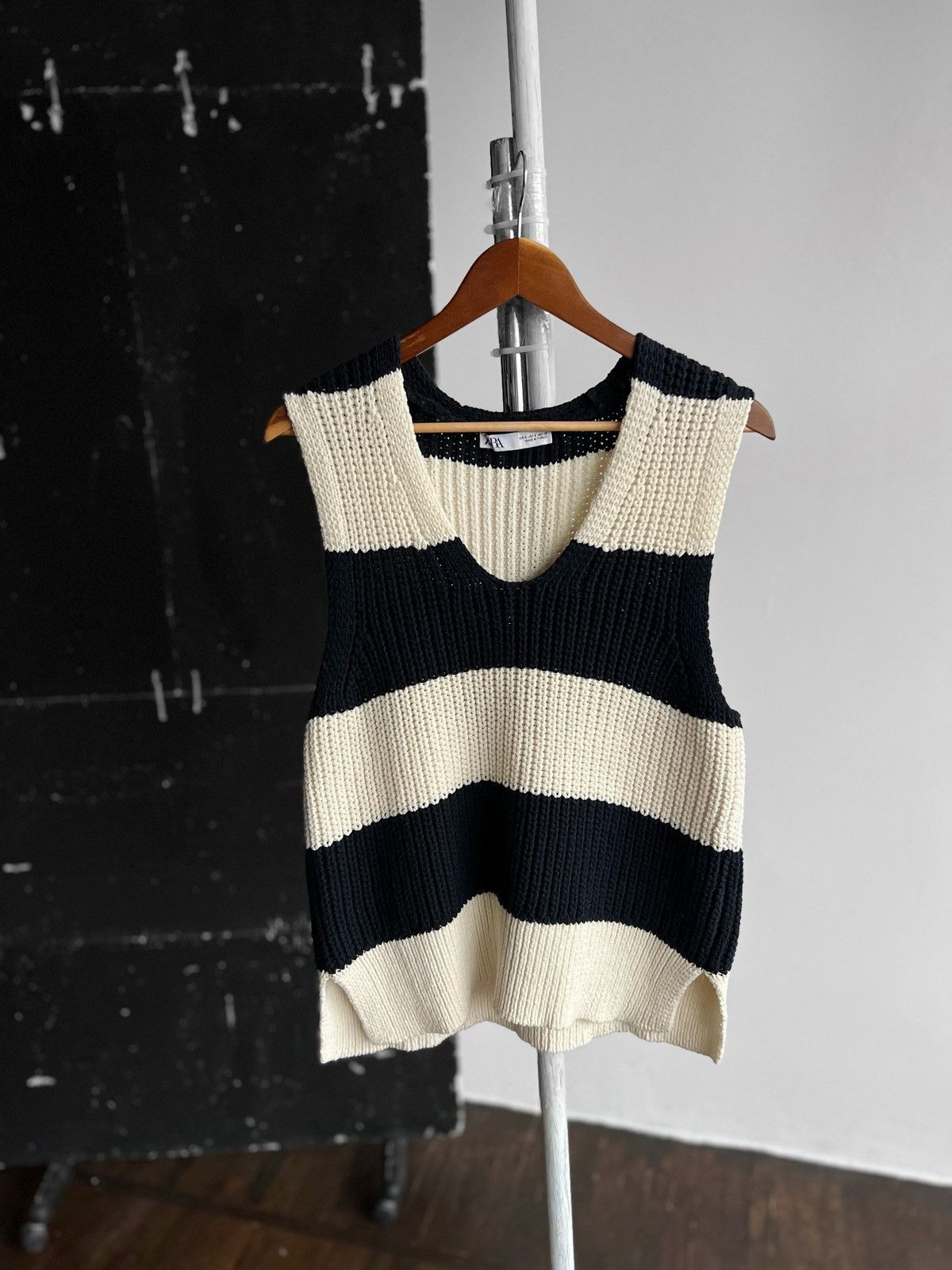 Designer × Zara Zara Womens Knit Sweater Vest Striped Black White Size S / US 4 / IT 40 - 1 Thumbnail