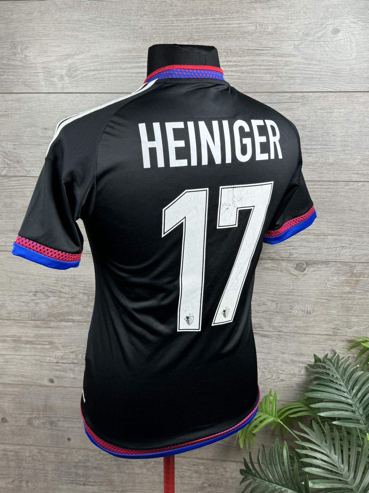 Adidas adidas Men's Club FC Basel 1893 Team #17 HEINIGER size S Size US S / EU 44-46 / 1 - 11 Thumbnail