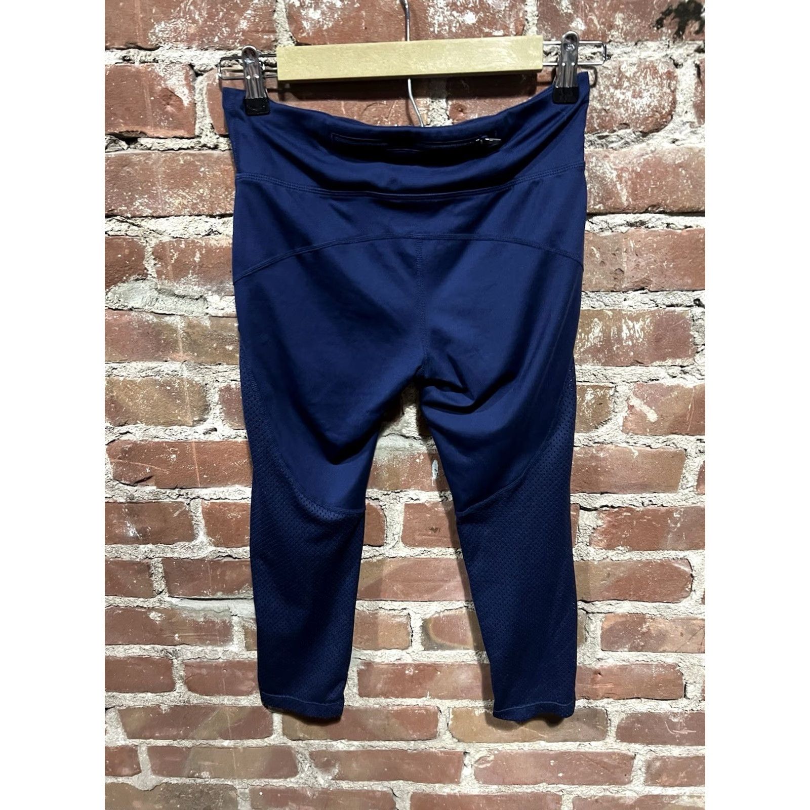 Nike VINTAGE Women's NIKE 855144 Blue Power Racer Running Capri Tight Fit Leggings Size S Size 28" / US 6 / IT 42 - 4 Thumbnail