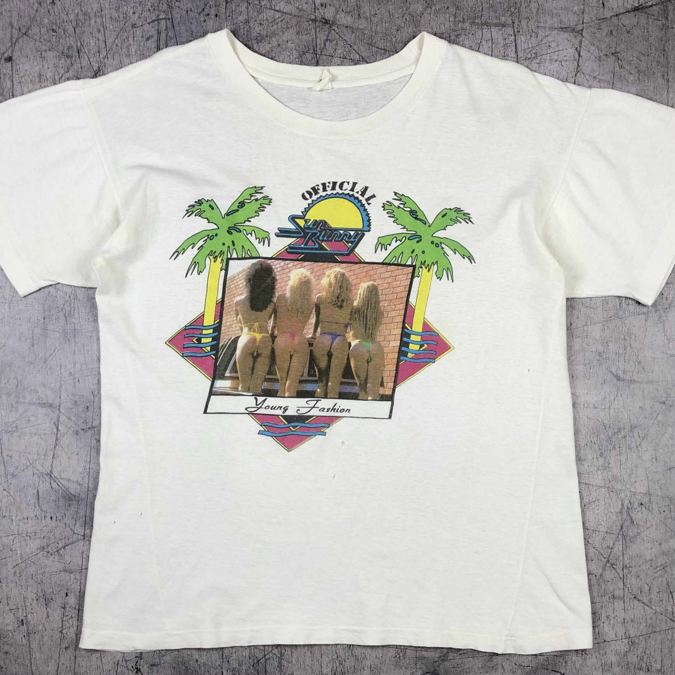 Vintage Young Fashion Official Sun Bunny Sexy Girls Tee Size US M / EU 48-50 / 2 - 1 Thumbnail