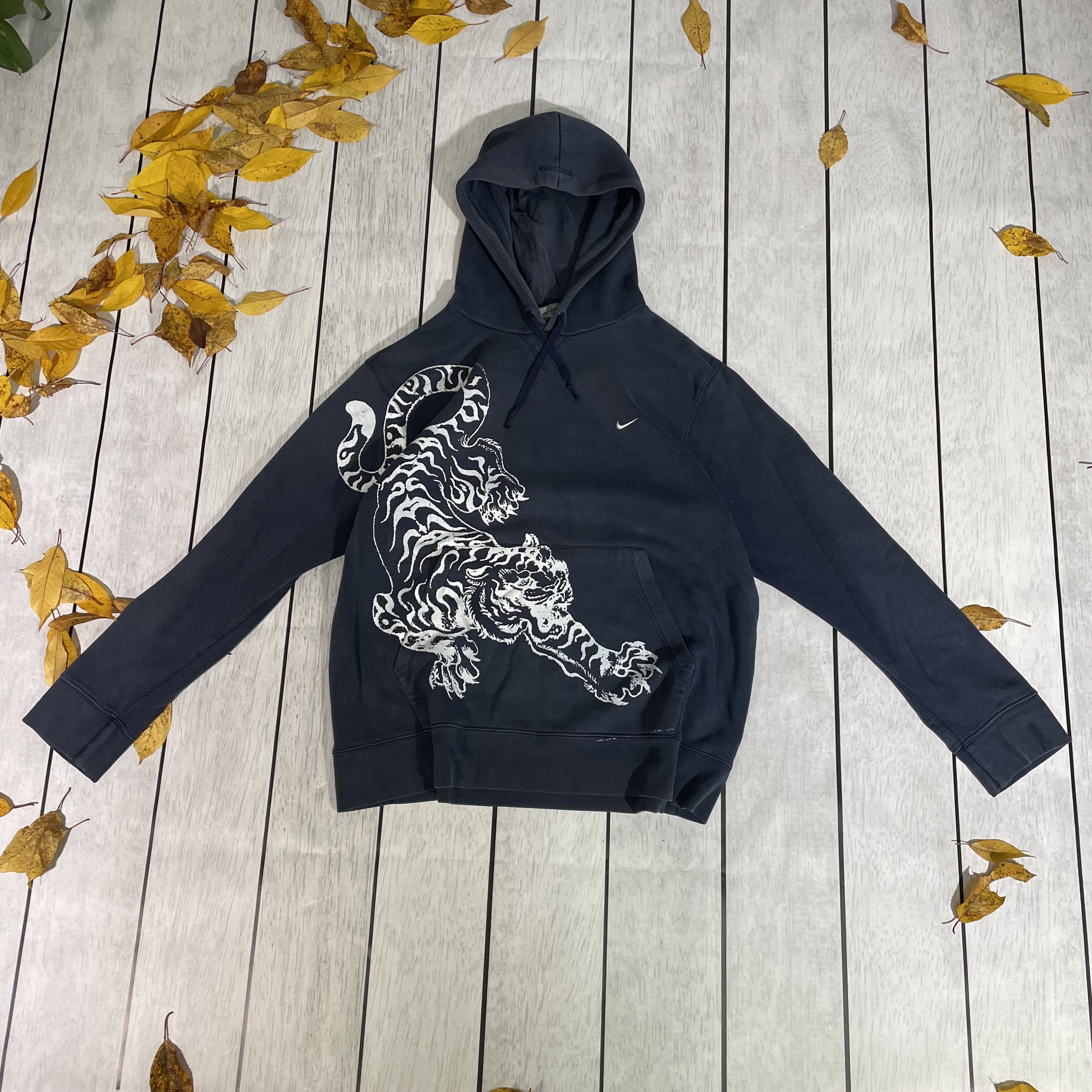 Nike Vintage Nike Hoodie grunge alt rare y2k custom Tiger 1of1 Size US L / EU 52-54 / 3 - 1 Thumbnail