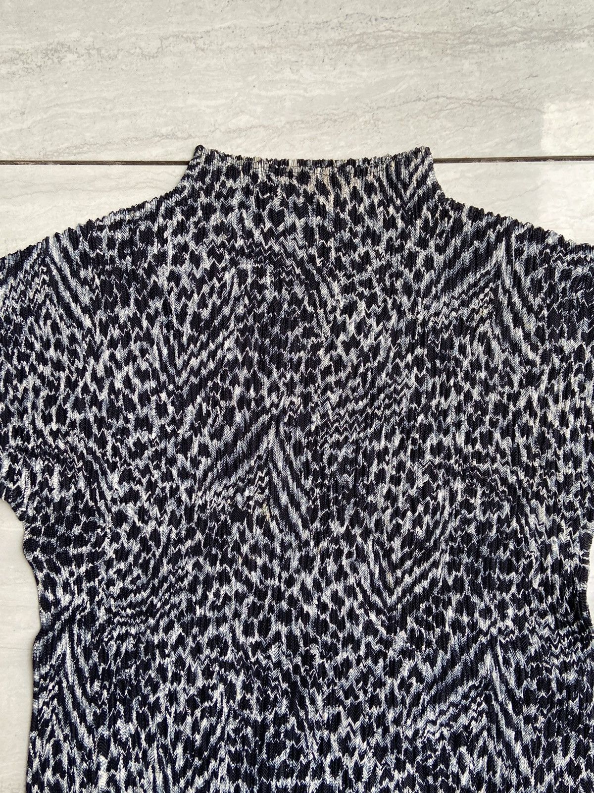 Designer × Japanese Brand VINVERT Black Pleats T-Shirt Size XXS / US 00 / IT 34 - 3 Thumbnail