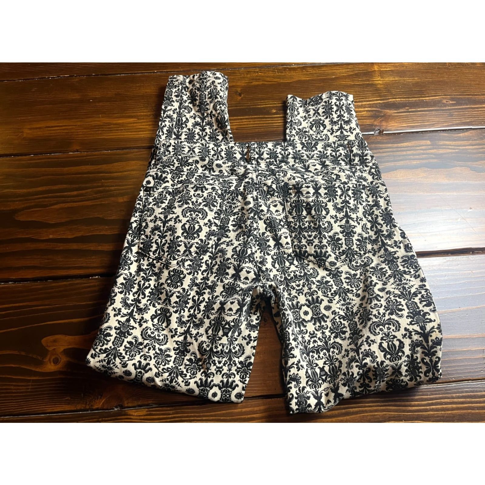 Forever 21 FOREVER 21 Jeans Women's 27 Skinny Floral Pockets Brown Black Tan Regular Inseam 28.5 in 27 Pockets Womens Vintage: No Size 27" / US 4 / IT 40 - 2 Thumbnail