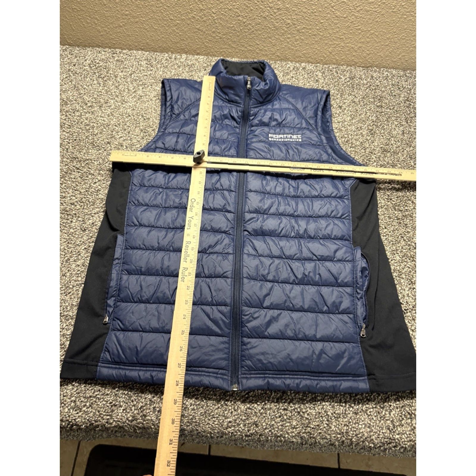 Under Armour Under Armour Puffer Vest Mens Large Blue Insulated Zip Logo Nylon Size US L / EU 52-54 / 3 - 6 Thumbnail