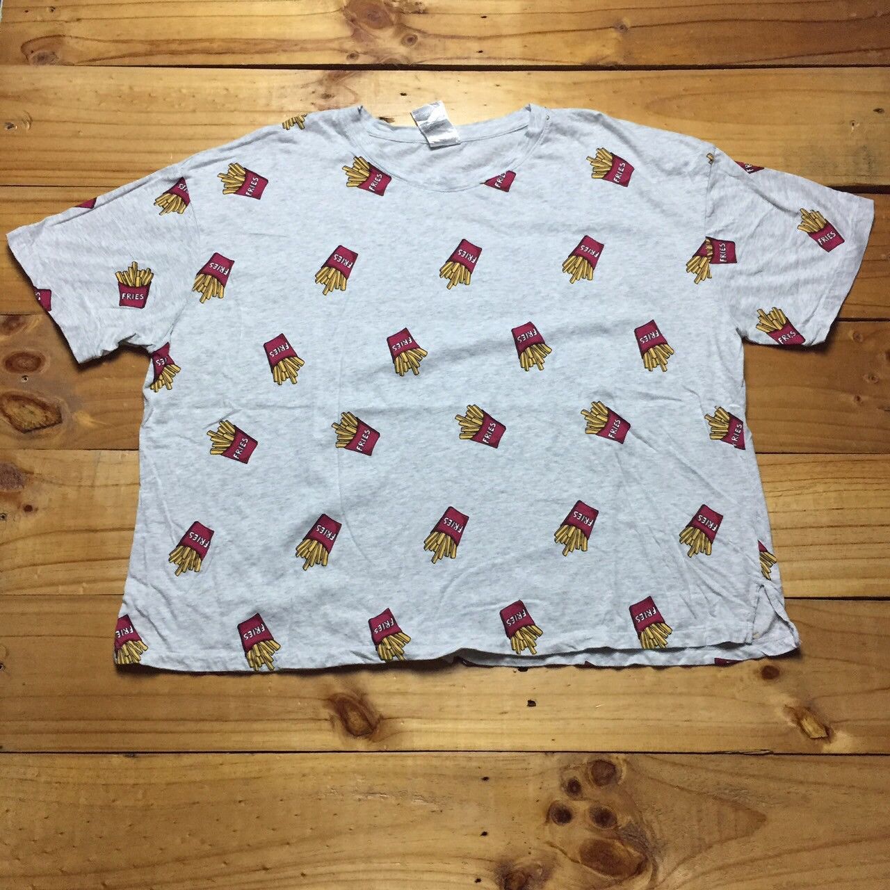 H&M French Fries crop tee Size 3XL / US 20-22 - 2 Thumbnail