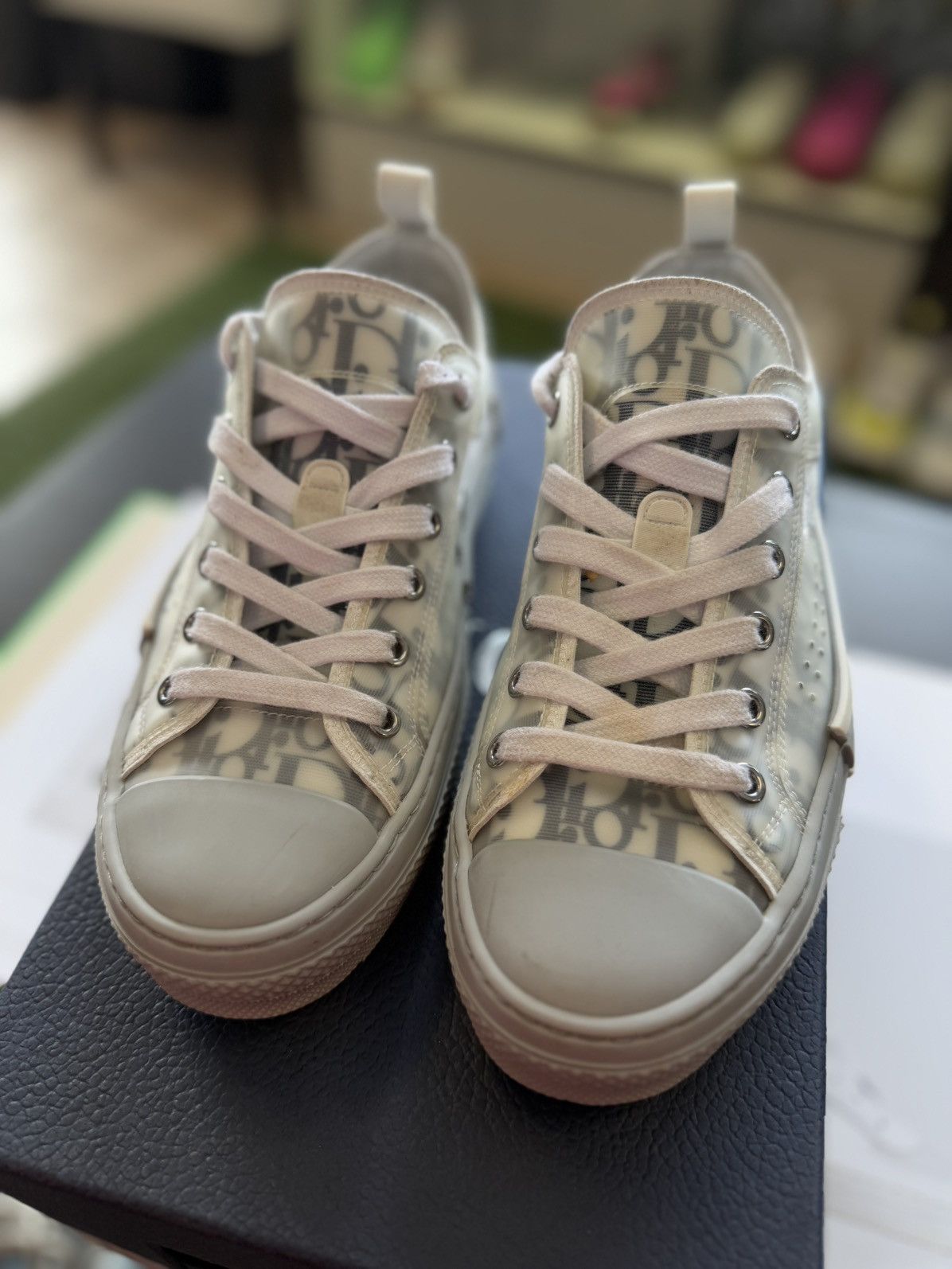 Dior Dior Low Top Canvas Oblique Sneaker Size 38EU/5US Size US 5 / EU 37 - 6 Thumbnail