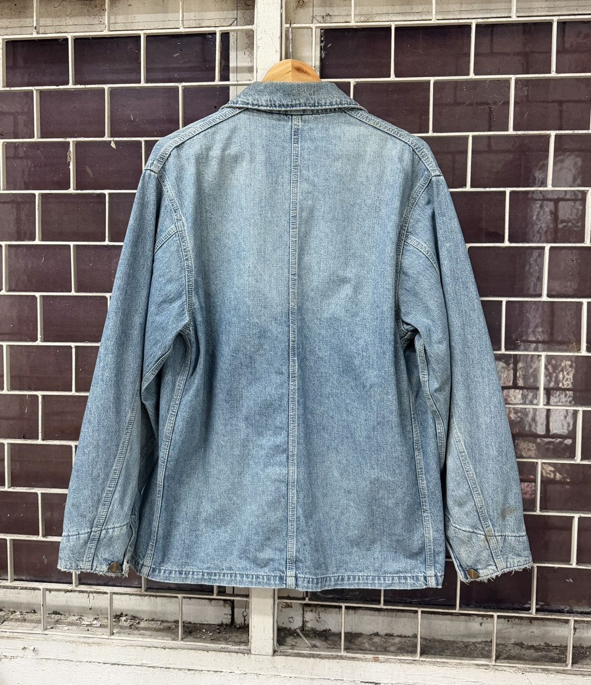 Carhartt VTG Carhartt Denim Chore Jacket Faded Distressed Workwear Size US L / EU 52-54 / 3 - 2 Thumbnail
