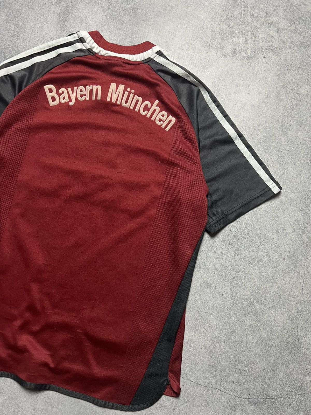 Vintage Vintage Adidas FC Bayern Munchen 2000-2001 Home Jersey Size US XS / EU 42 / 0 - 10 Thumbnail