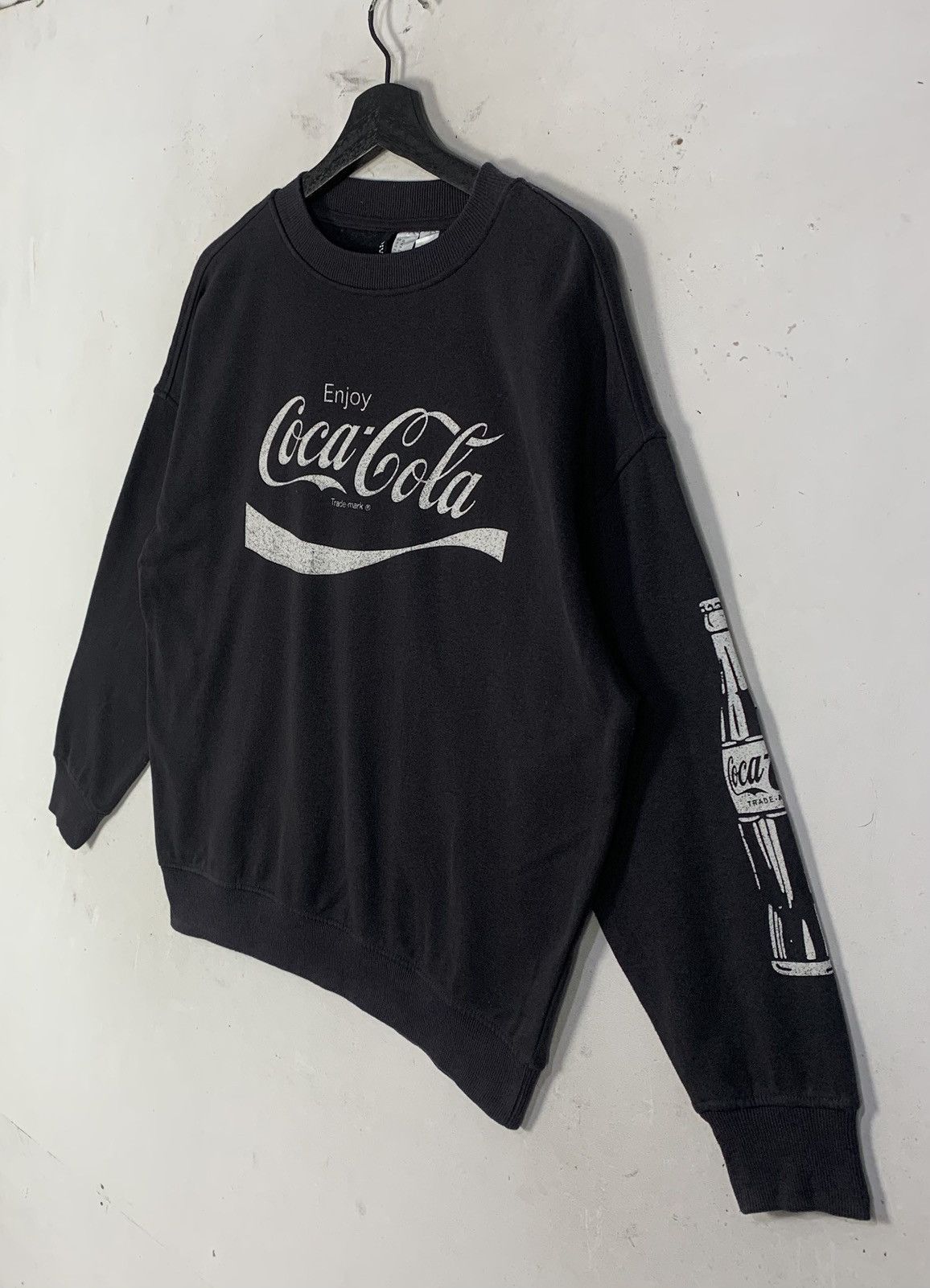 Coca Cola Coca Cola DIVIDED Clothing Streetwear Outwear Sweatshirt Size US L / EU 52-54 / 3 - 5 Thumbnail