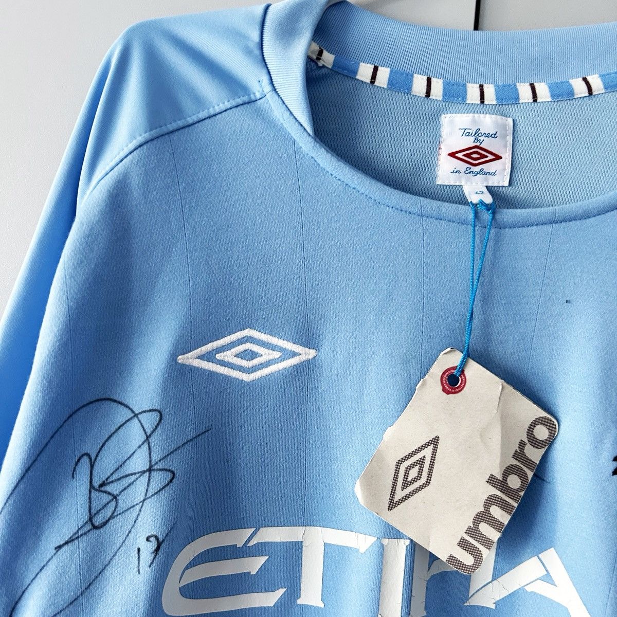 Umbro Manchester city jersey umbro 2010 2012 with signature Size US L / EU 52-54 / 3 - 3 Thumbnail