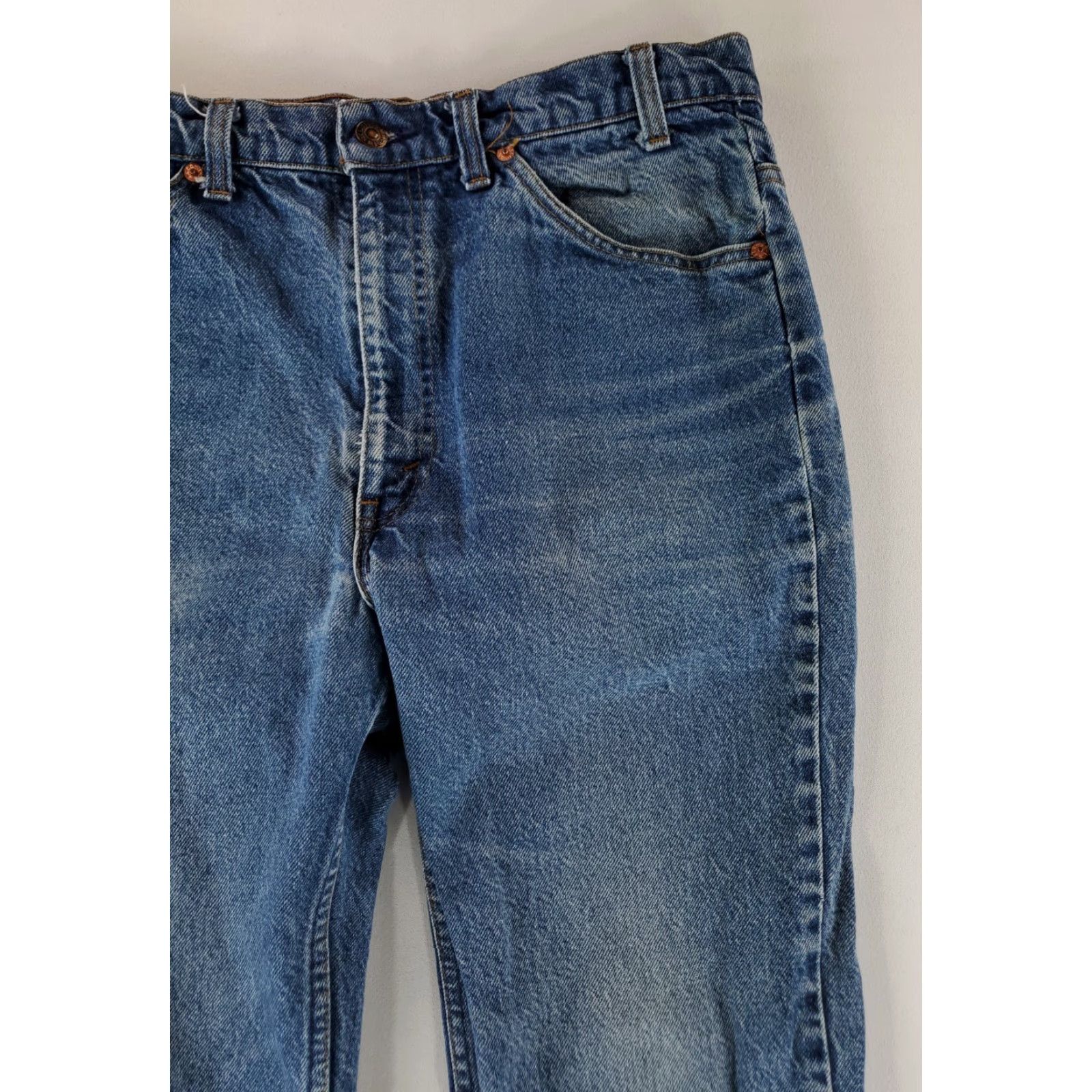 Levi's VINTAGE Levi's 517 VTG 90s Jeans Blue Whiskering Orange Tab Mens 34x31 33x30 Actual Bootcut Mens Blue 517 VTG 90s Jeans Size US 33 - 5 Thumbnail
