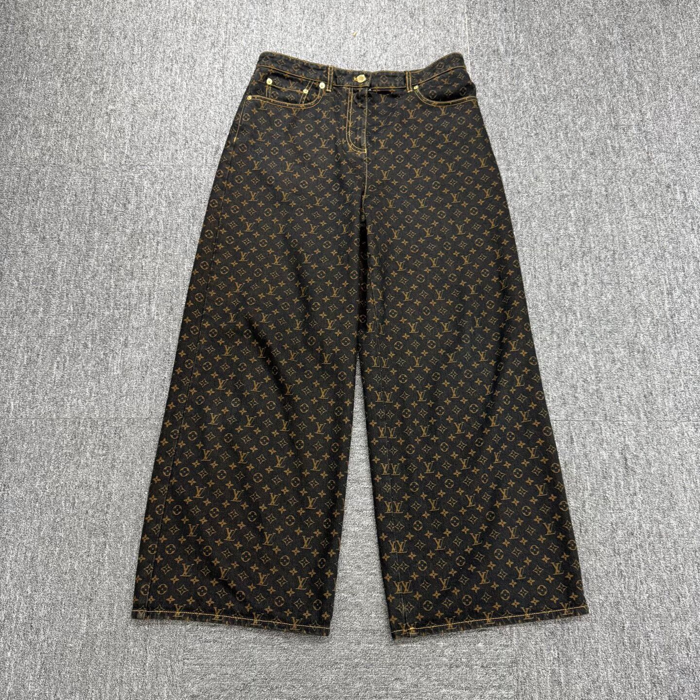 Louis Vuitton louis vuitton brown monogram denim pants Size US 44 / EU 60 - 1 Thumbnail