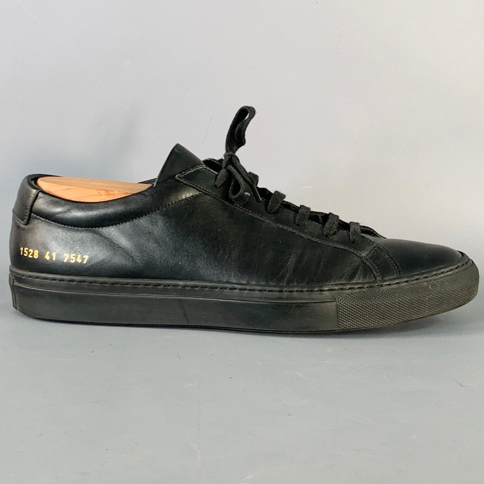 Common Projects COMMON PROJECTS Size 8 Black Leather Low Top Sneakers Size US 8 / EU 41 - 2 Thumbnail