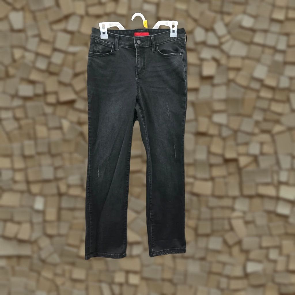 Denime **Jennifer Lopez Women's Mid Rise Black Capri Jeans Size 6** User: Jennifer Lopez Women's Mid Rise Black Capri Jeans Size 6 Size 28" / US 6 / IT 42 - 1 Thumbnail