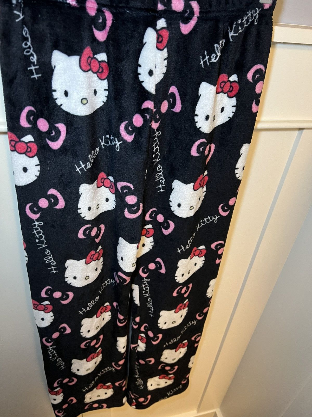 Other Hello Kitty fuzzy pyjama pants Size US 28 / EU 44 - 6 Thumbnail