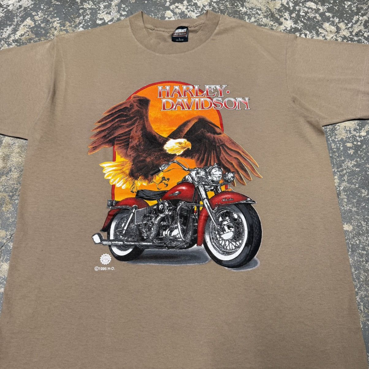 Vintage Vintage Harley Davidson Eagle Sunset Motorcycle Brown Tshirt Size US L / EU 52-54 / 3 - 9 Thumbnail