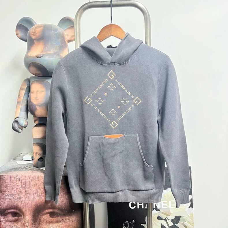 Givenchy Embroidered Logo Hoodie 2506-Nextarrow