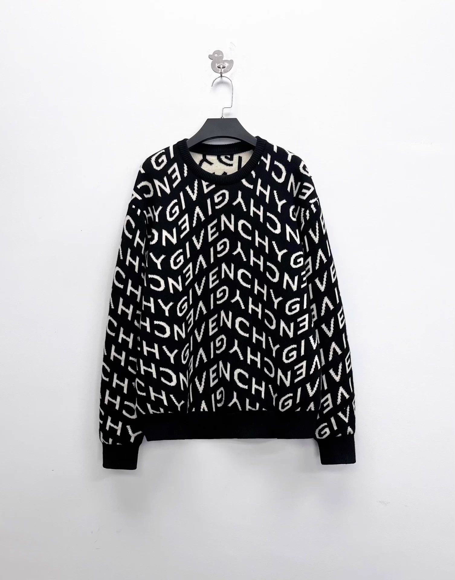 Givenchy Black & White Print Logo Knit Sweater L Unisex 99