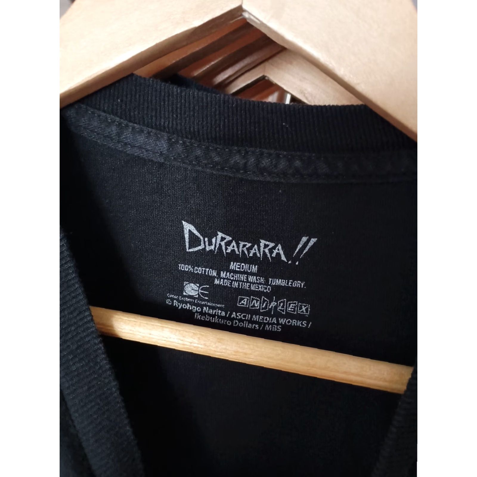 Vintage VINTAGE Durarara Anime Manga T-shirt IZAYA VS SHIZUO Shirt Mens M Black Anime Vintage Durarara Izaya Shizuo T-Shirt Size M Size US M / EU 48-50 / 2 - 3 Thumbnail