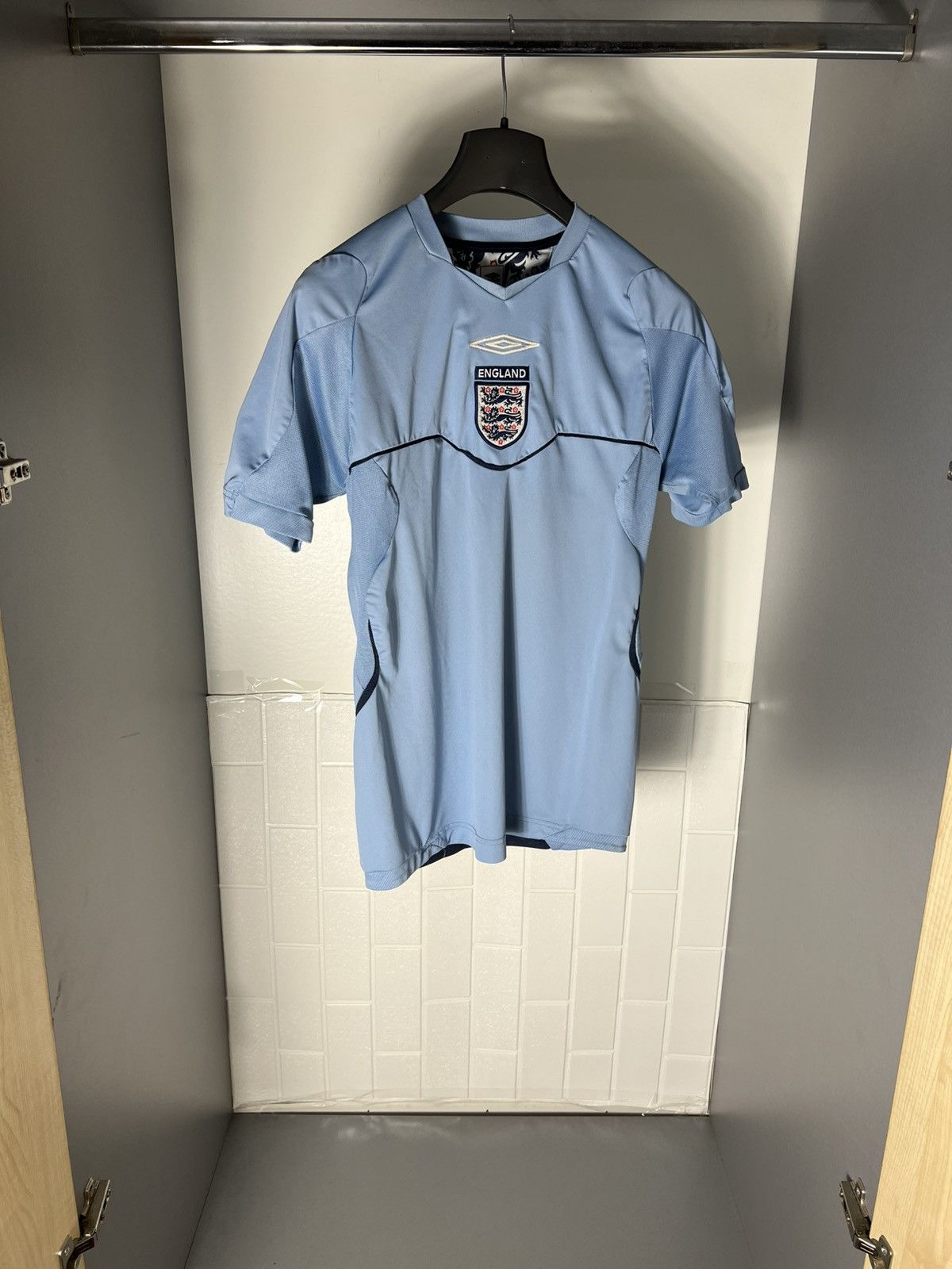 Umbro × Vintage VERY RARE UMBRO ENGLAND RETRO SOCCER JERSEY BLOKECORE 90s Size US S / EU 44-46 / 1 - 4 Thumbnail