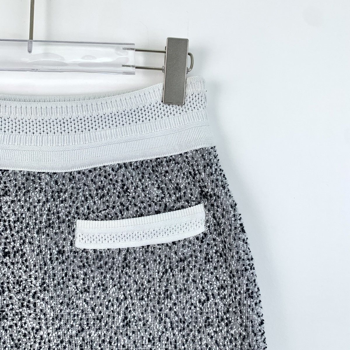 Chanel Chanel Grey Interwoven Double C Mini Skirt K26WX Size 25" / US 0 / IT 36 - 3 Thumbnail
