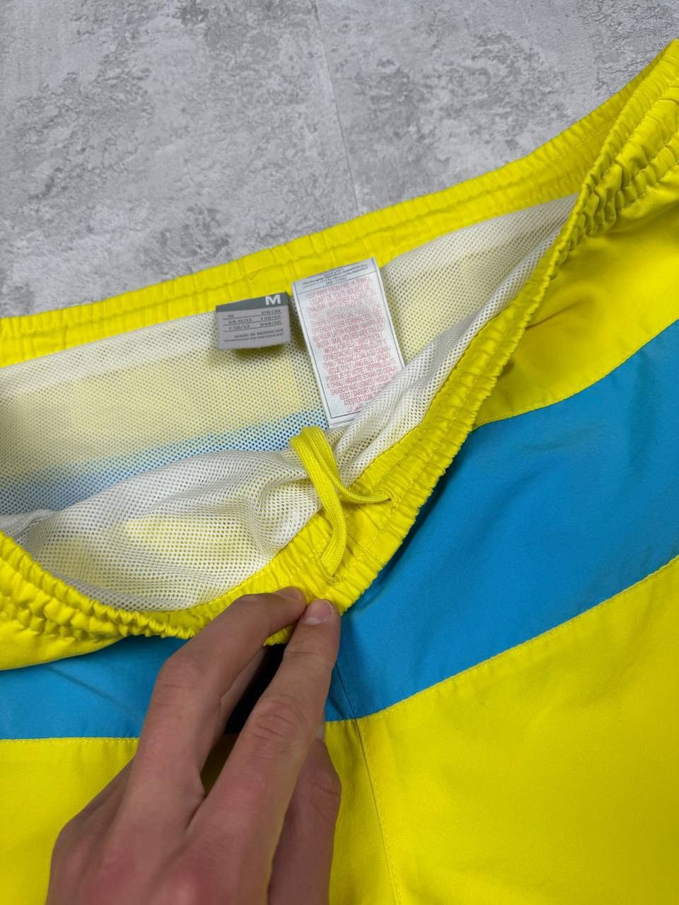 Nike Vintage Nike Blue/Yellow Shorts Size M Size US 33 - 10 Thumbnail