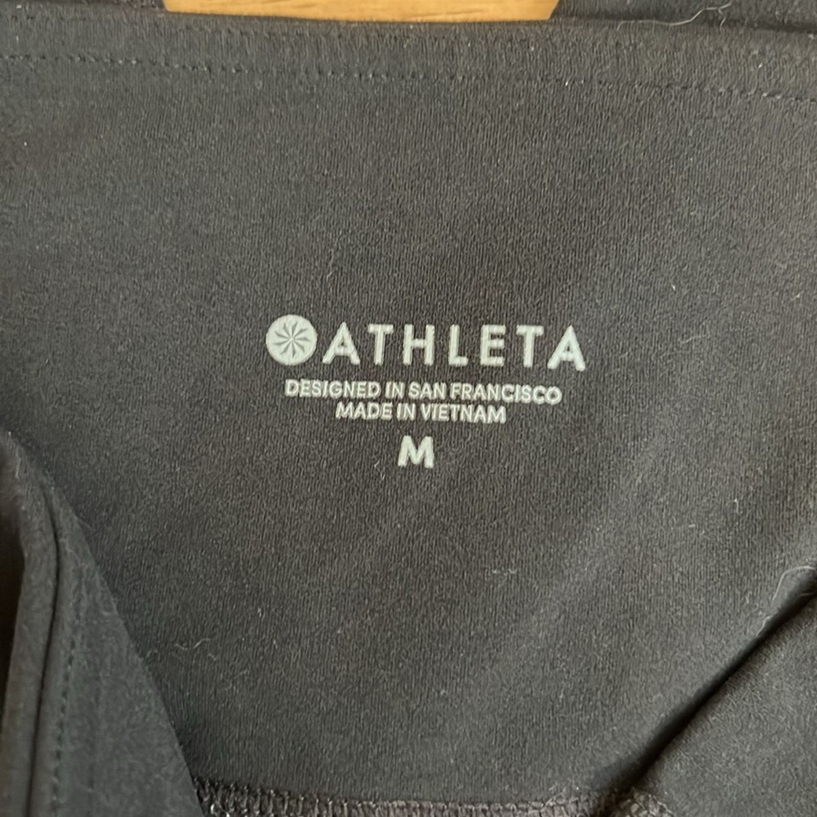 Athleta Athleta Capri Black Leggings Size 30" / US 8 / IT 44 - 5 Thumbnail