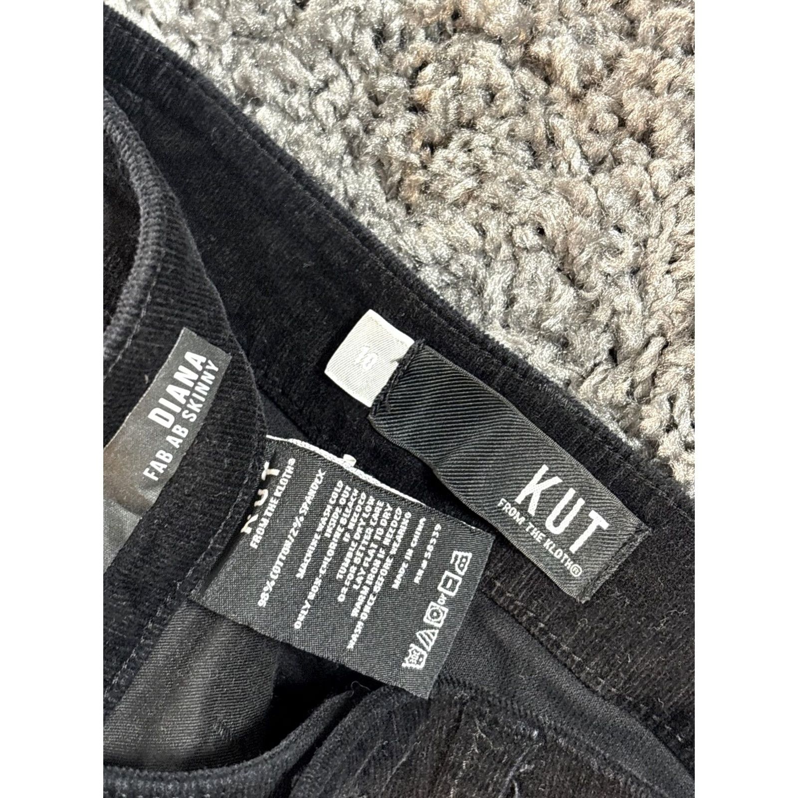Vintage KUT from the Kloth Diana Black Corduroy Skinny Pants Women's 10 Regular inseam 32"} Size 32" / US 10 / IT 46 - 6 Thumbnail