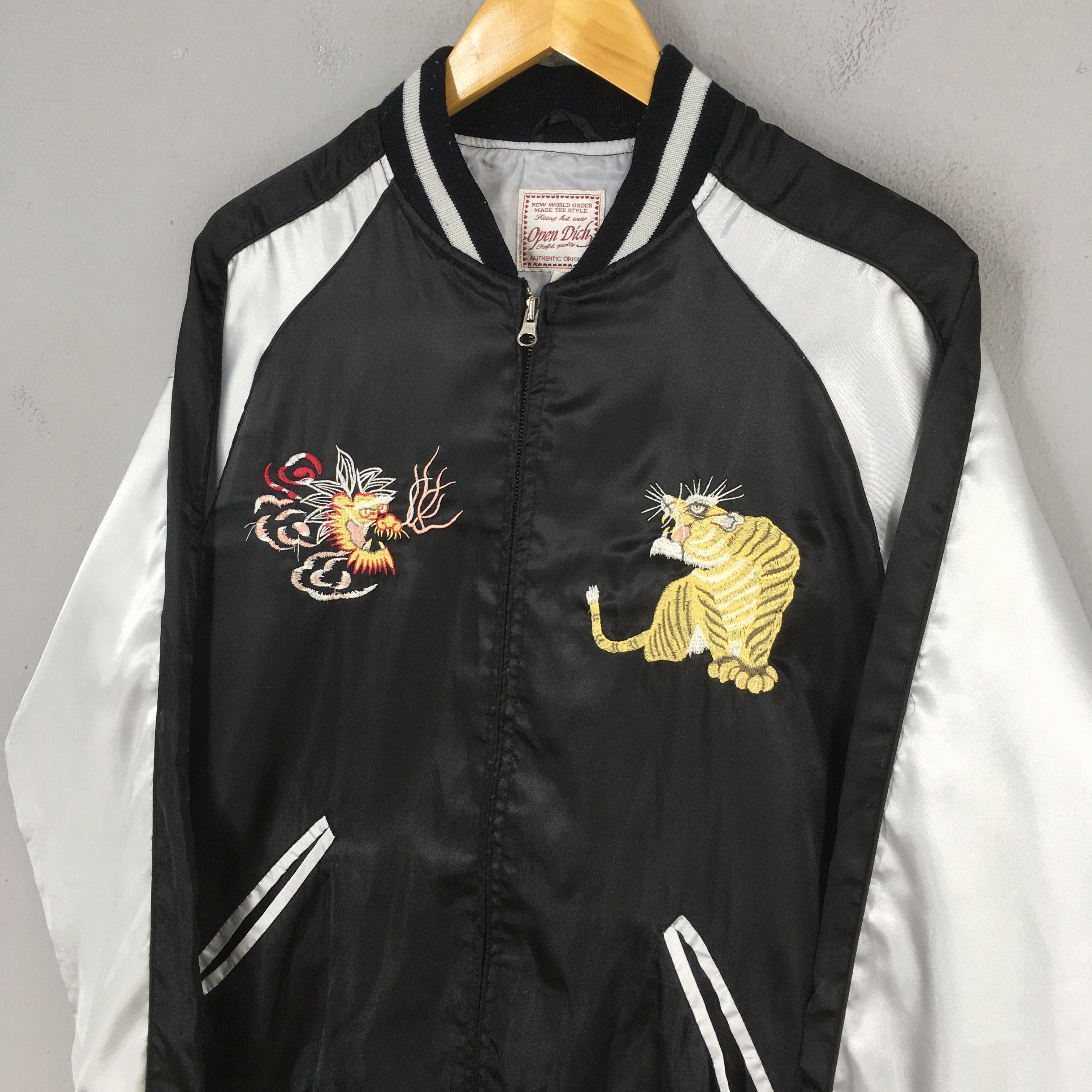 Japanese Brand Vintage 80's Sukajan Dragon Tiger Okinawa Souvenir Jacket L Size US L / EU 52-54 / 3 - 3 Thumbnail