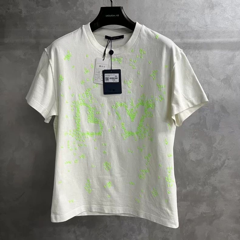 Louis Vuitton Louis Vuitton White Letter Logo Embroidered Crew Neck Shor Size US S / EU 44-46 / 1 - 1 Thumbnail