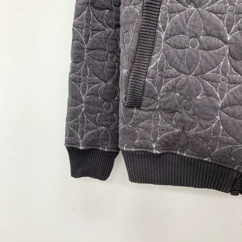 Louis Vuitton Louis Vuitton Dark grey logo presbyopic embroidered cotton Size US S / EU 44-46 / 1 - 4 Thumbnail