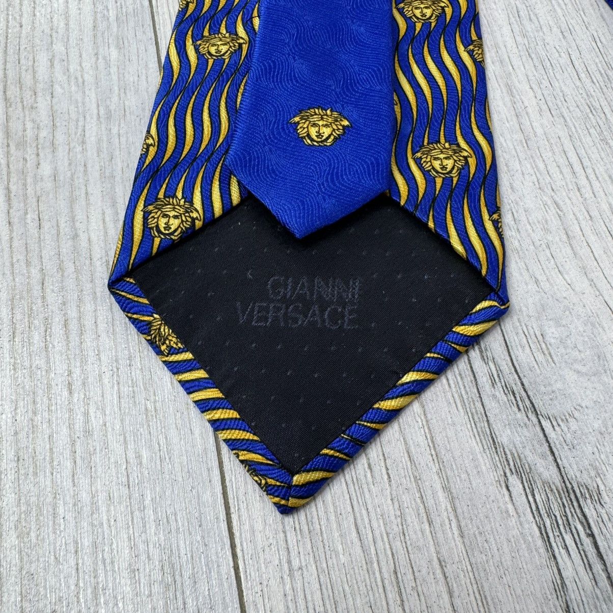 Versace Sensational GIANNI VERSACE Gold Medusa Spirals Navy Silk Tie Size ONE SIZE - 12 Thumbnail
