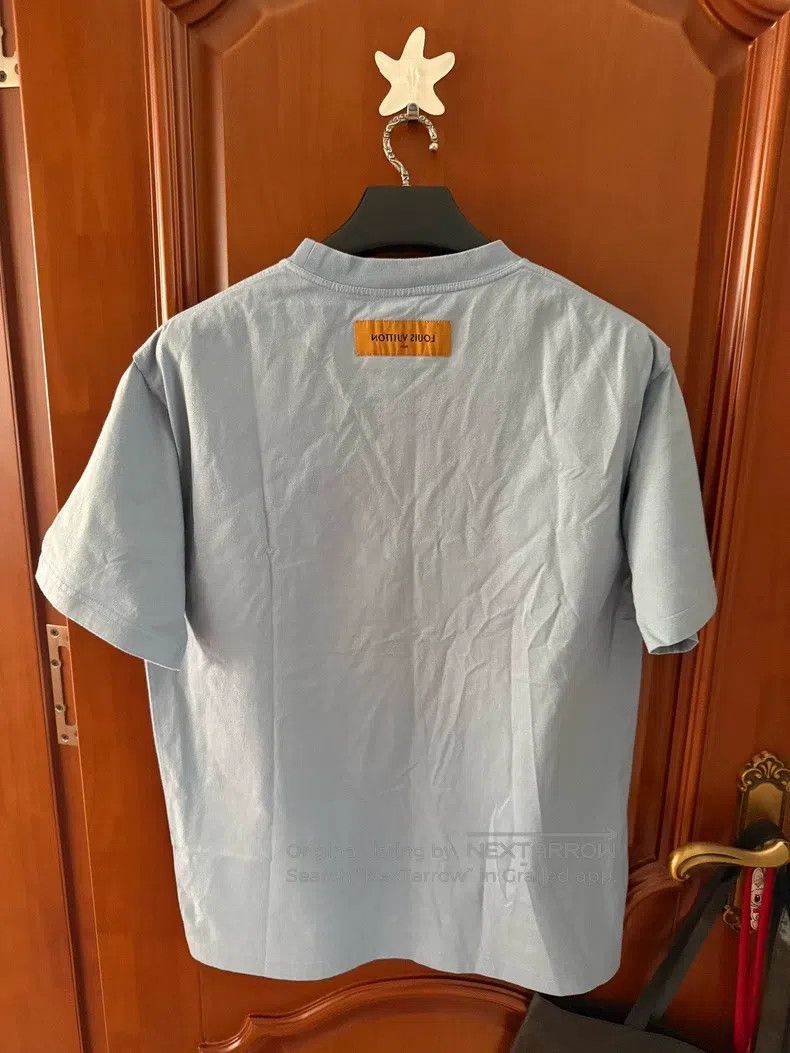Louis Vuitton Louis Vuitton Embossed logo short sleeve Size US XL / EU 56 / 4 - 2 Thumbnail