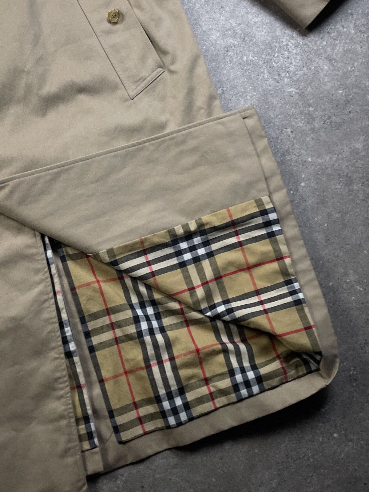 Burberry Burberry Vintage Beige Trench Coat Size US L / EU 52-54 / 3 - 5 Thumbnail