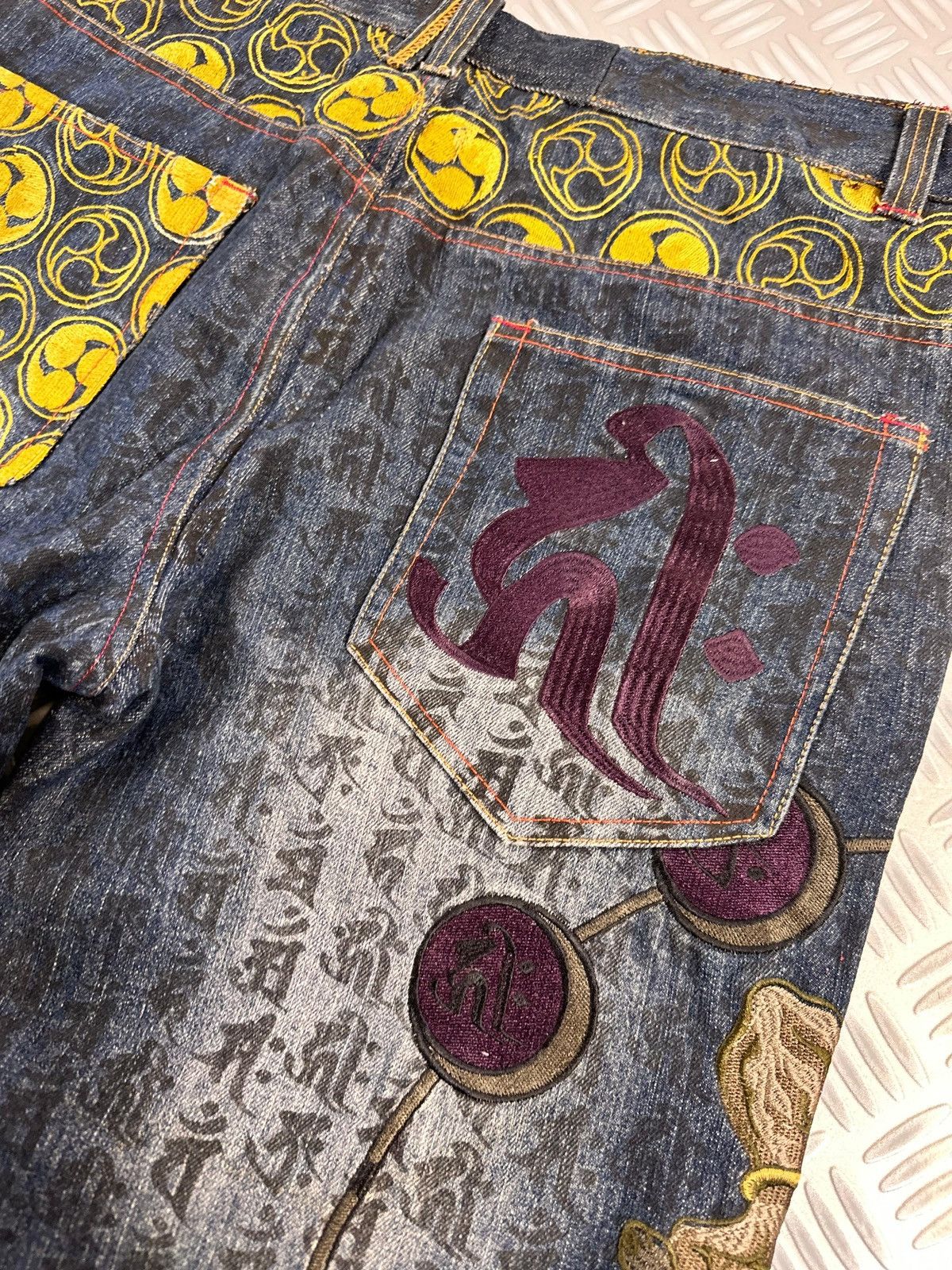 If Six Was Nine × Japanese Brand × Vintage Karakuri tamashi jeans vintage sukajan souvenir embroidered Size US 36 / EU 52 - 11 Thumbnail